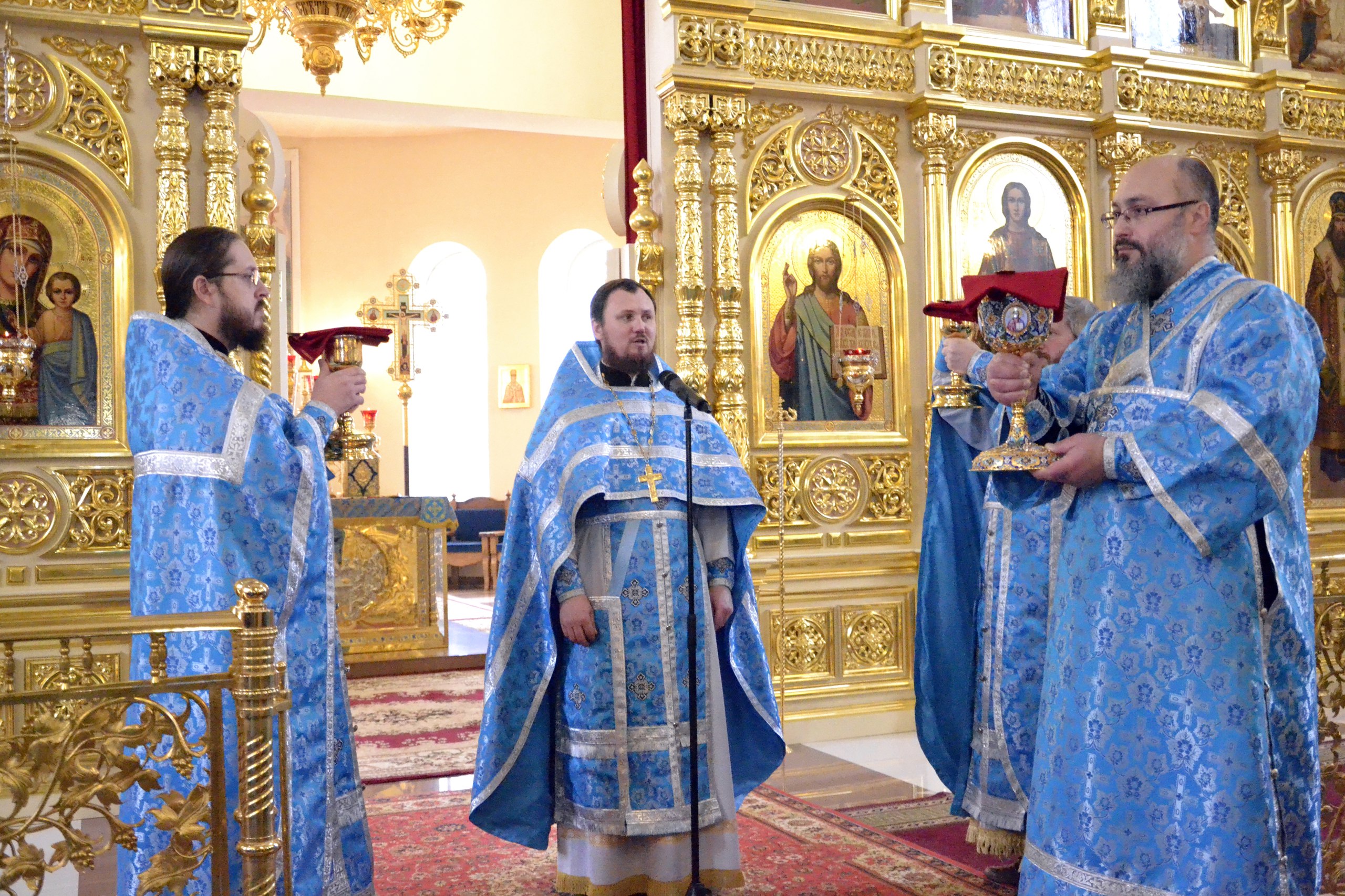 Православная выставка-ярмарка в престольный праздник Архиерейского подворья Казанской иконы Божией Матери г.Саранск